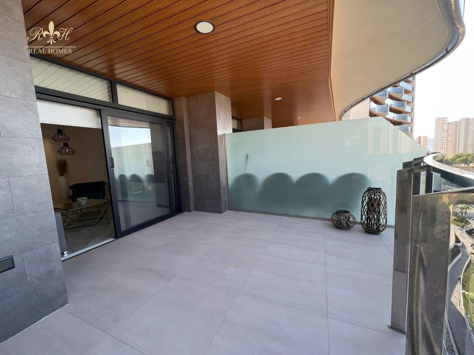 2 soveværelse Lejlighed til leje i Benidorm med swimmingpool garage - € 2.500 (Ref: 7015760)