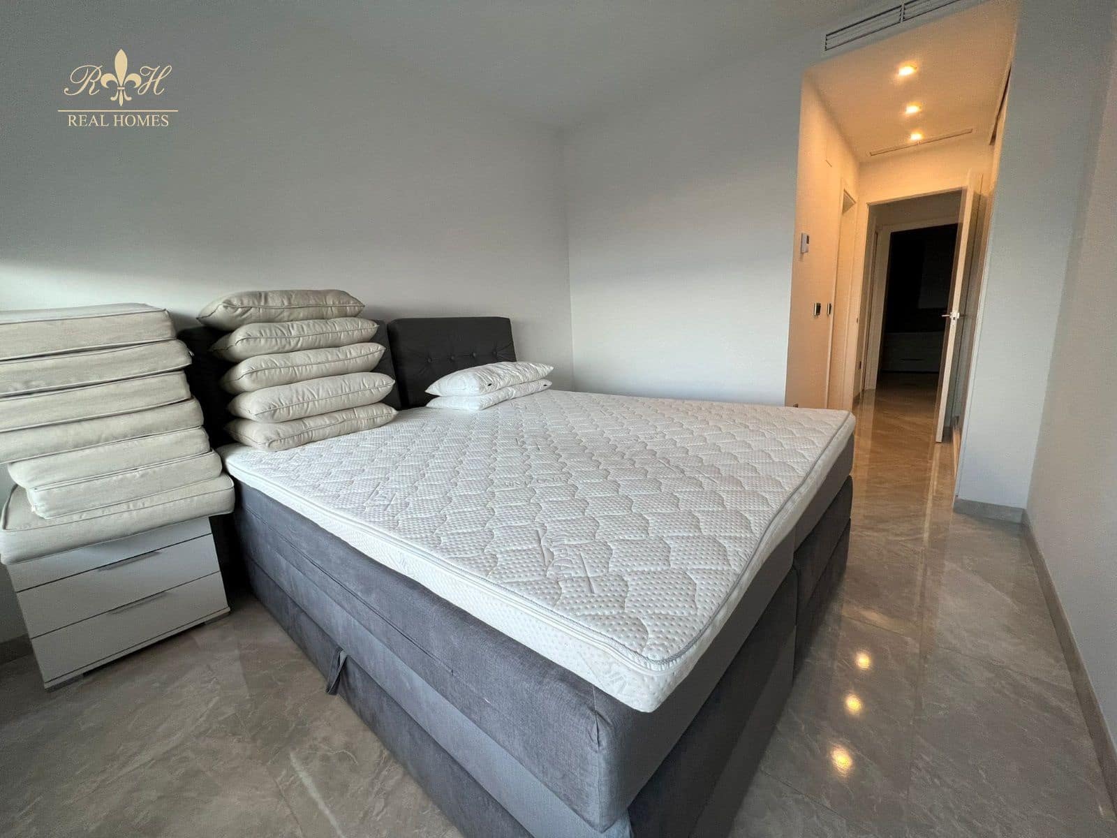 2 soveværelse Lejlighed til leje i Benidorm med swimmingpool garage - € 2.500 (Ref: 7015760)