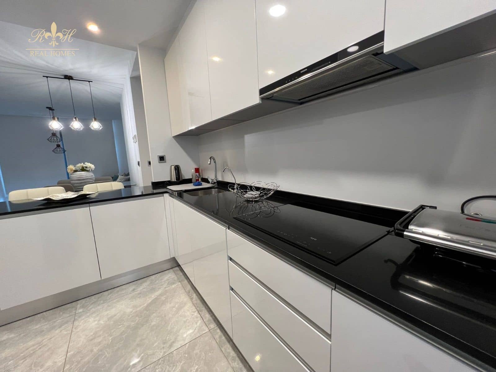 2 soveværelse Lejlighed til leje i Benidorm med swimmingpool garage - € 2.500 (Ref: 7015760)