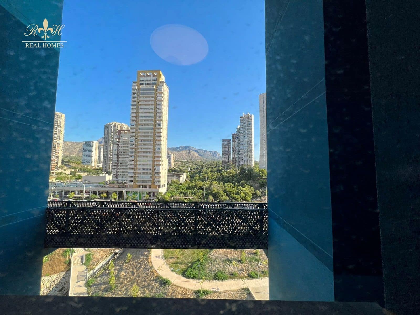 2 soveværelse Lejlighed til leje i Benidorm med swimmingpool garage - € 2.500 (Ref: 7015760)