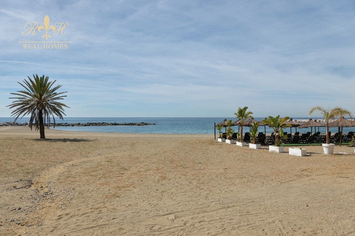 3 soveværelse Byhus til salg i Istan med swimmingpool garage - € 556.000 (Ref: 7045913)