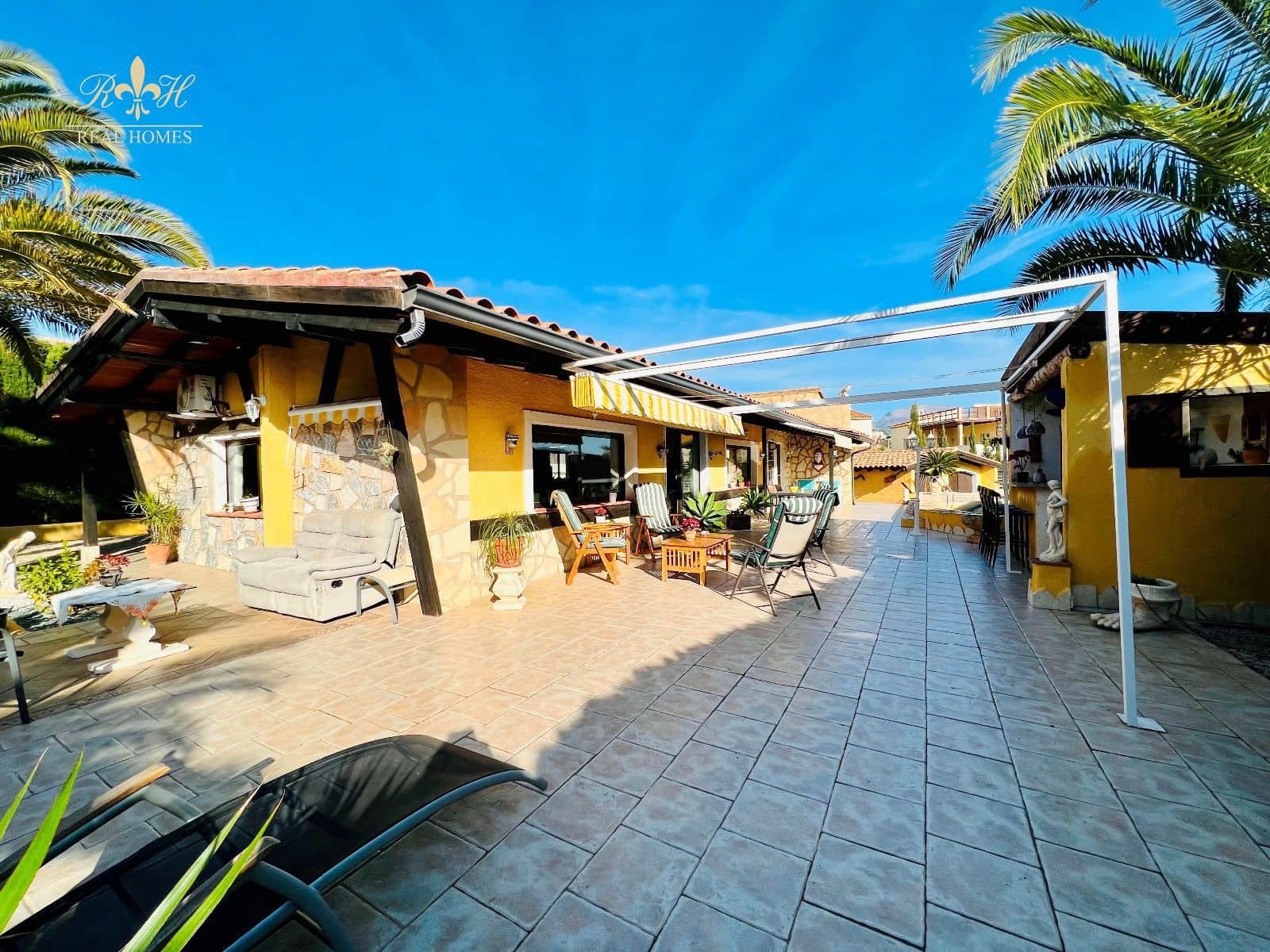 Chalet de 3 habitaciones en Alfaz del Pi / L'Alfàs del Pi en venta con piscina garaje - 450.000 € (Ref: 7316266)