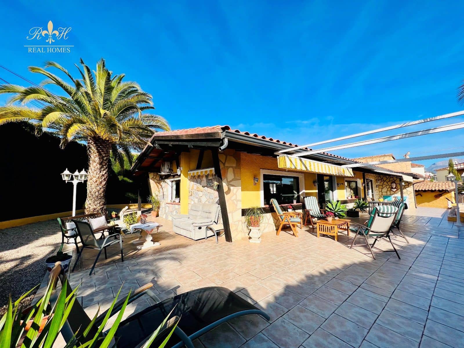 Chalet de 3 habitaciones en Alfaz del Pi / L'Alfàs del Pi en venta con piscina garaje - 450.000 € (Ref: 7316266)