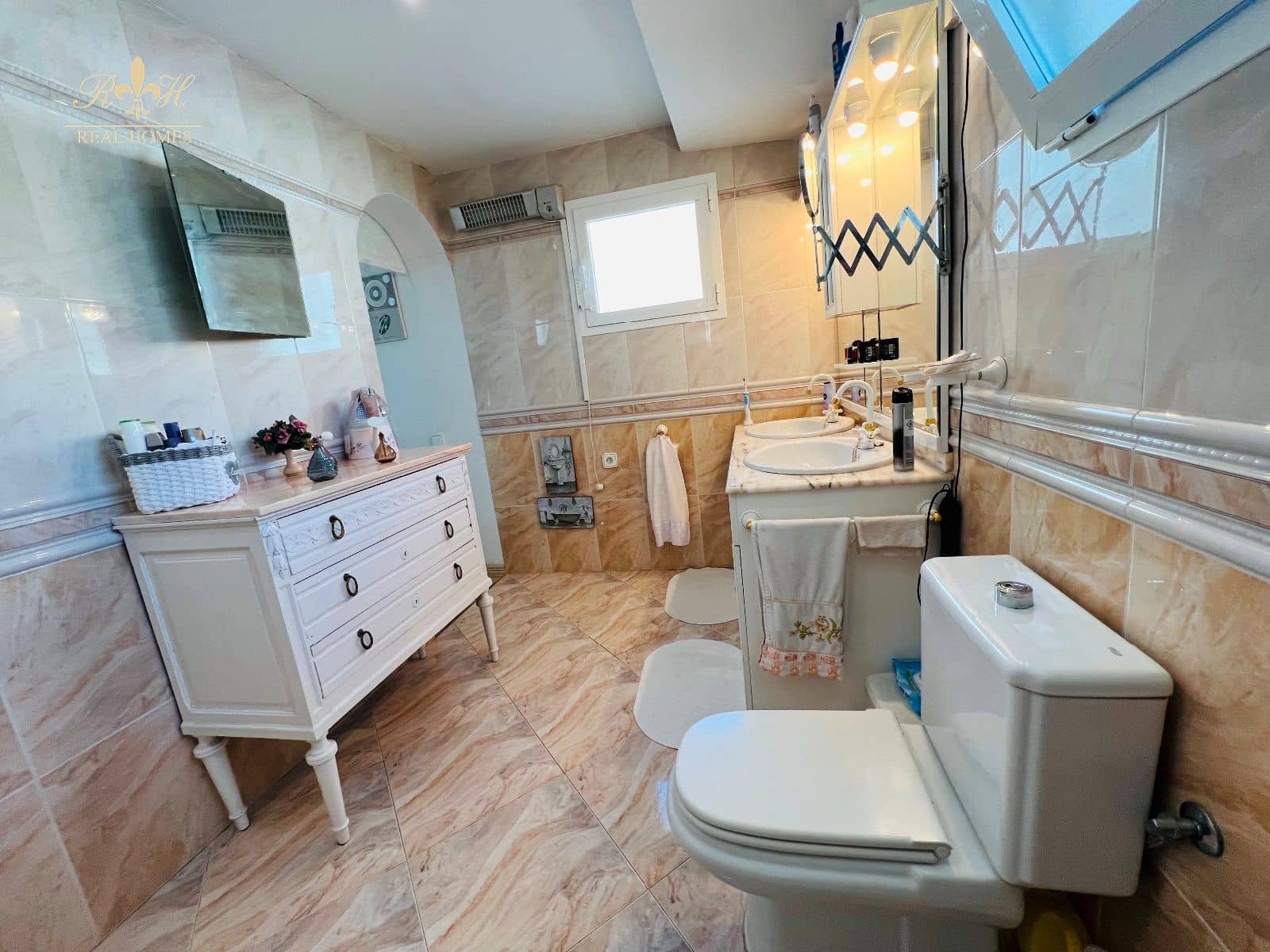 Chalet de 3 habitaciones en Alfaz del Pi / L'Alfàs del Pi en venta con piscina garaje - 450.000 € (Ref: 7316266)