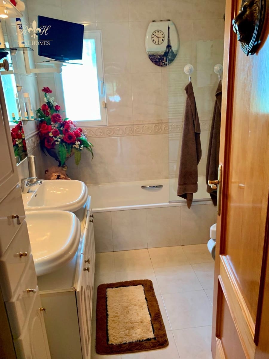 4 soveværelse Villa til salg i La Nucia med swimmingpool garage - € 450.000 (Ref: 7407254)