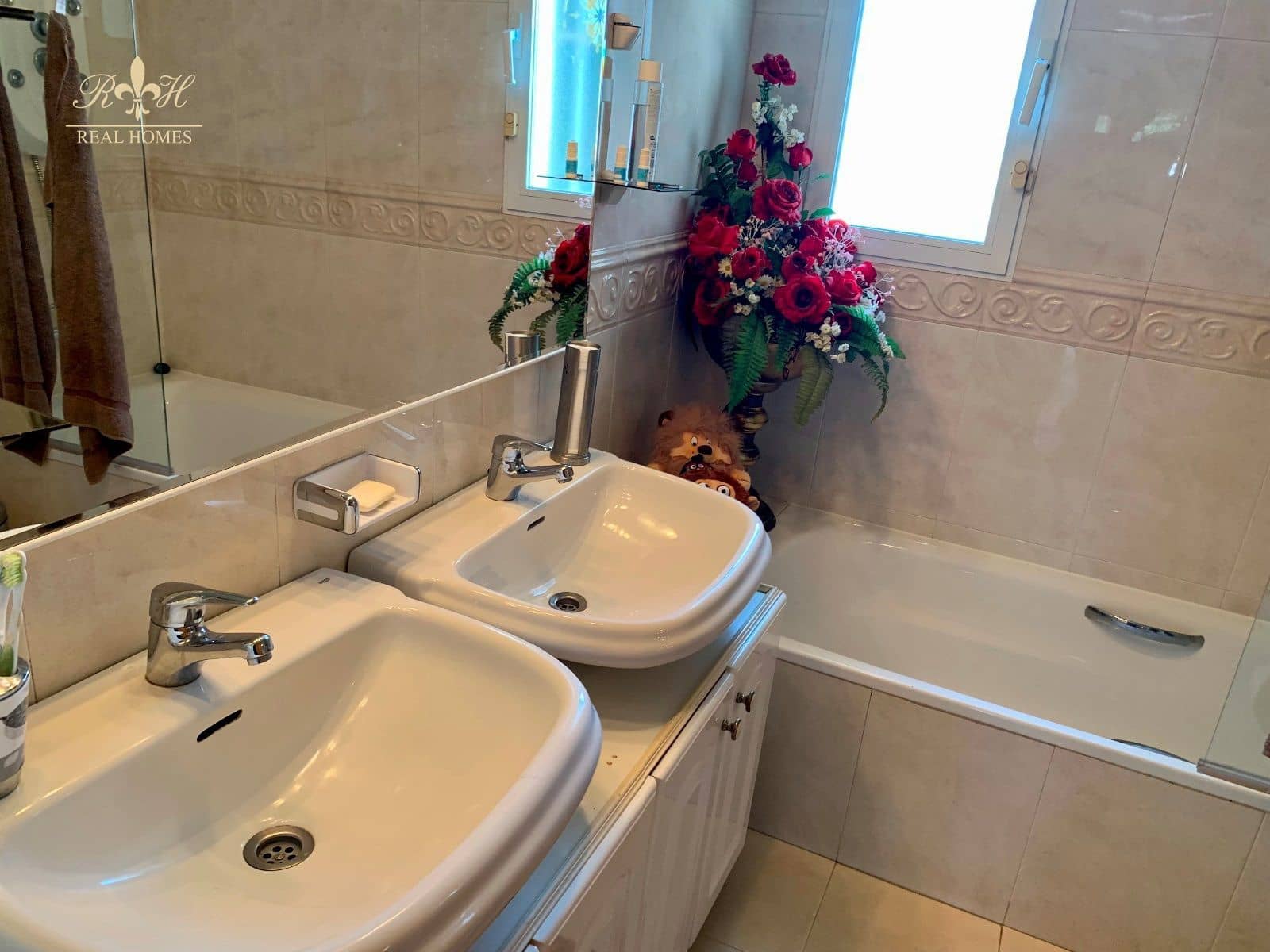 4 soveværelse Villa til salg i La Nucia med swimmingpool garage - € 450.000 (Ref: 7407254)