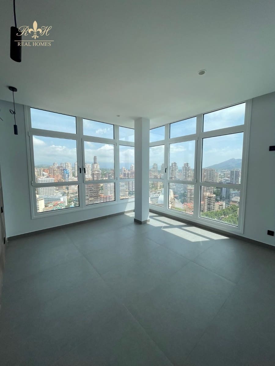 3 soverom Penthouse til salgs i Benidorm med svømmebasseng garasje - € 1 050 000 (Ref: 7724864)