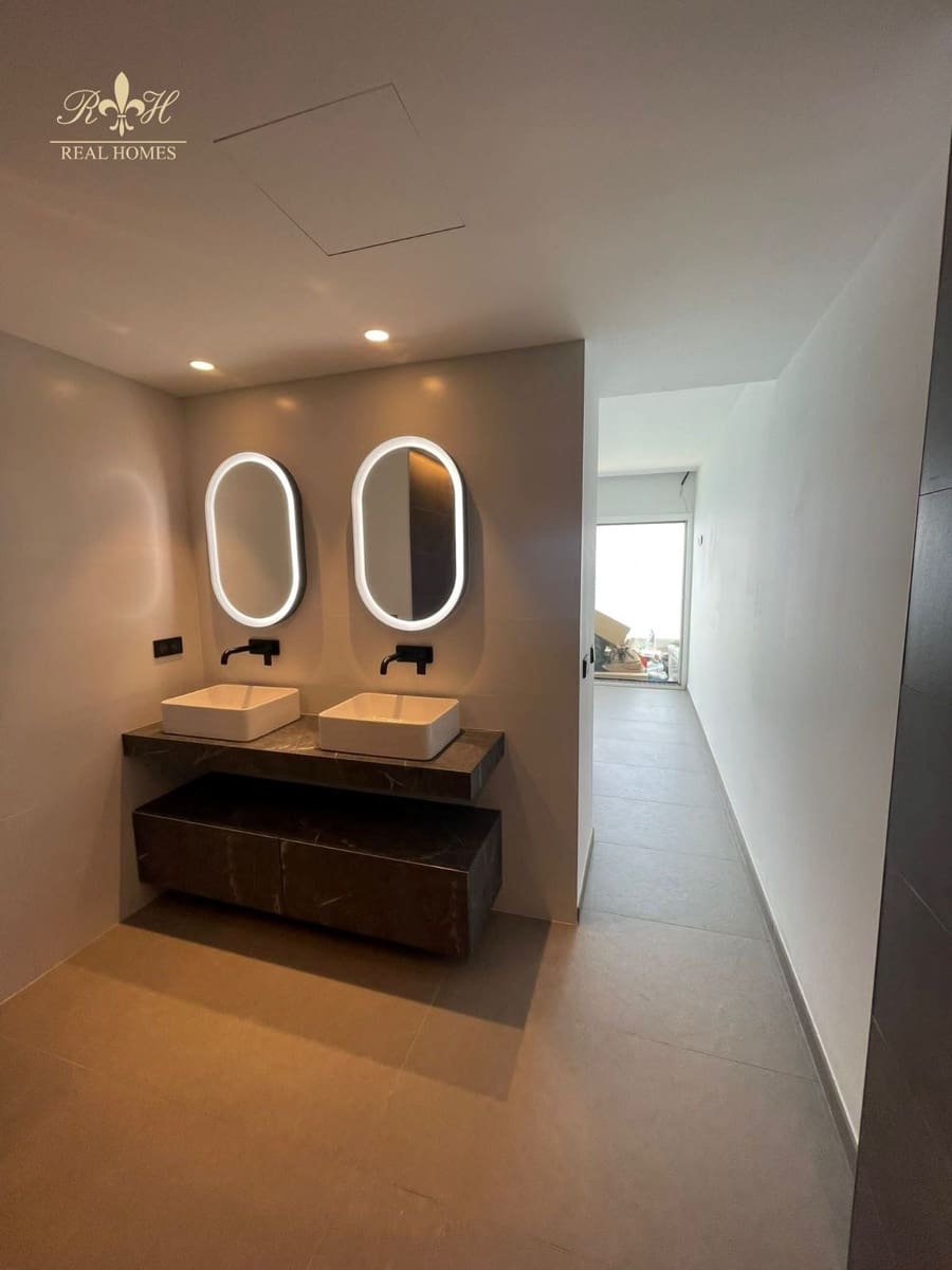 3 soverom Penthouse til salgs i Benidorm med svømmebasseng garasje - € 1 050 000 (Ref: 7724864)