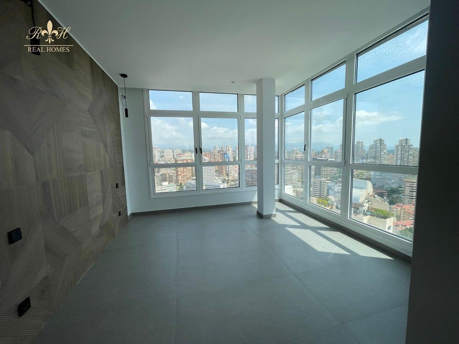 3 soverom Penthouse til salgs i Benidorm med svømmebasseng garasje - € 1 050 000 (Ref: 7724864)