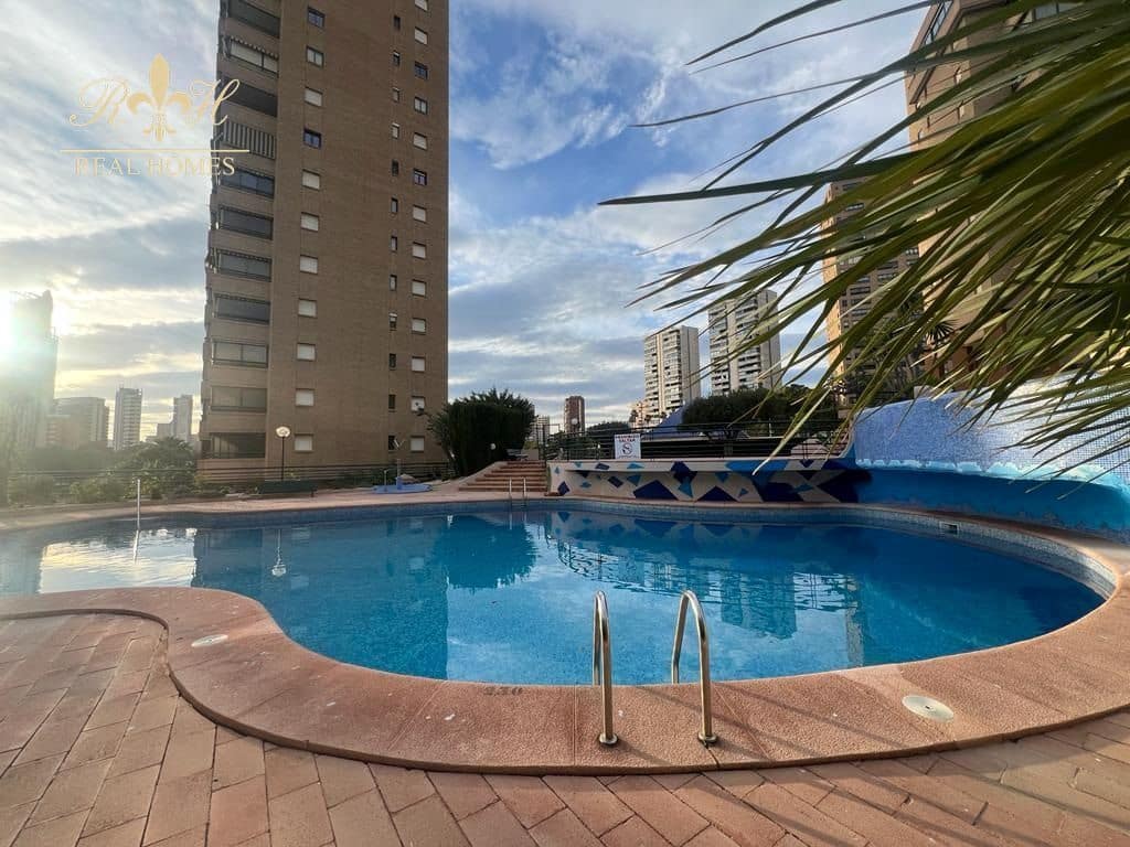 3 camera da letto Appartamento da affittare in Benidorm con piscina - 1.500 € (Rif: 7748992)