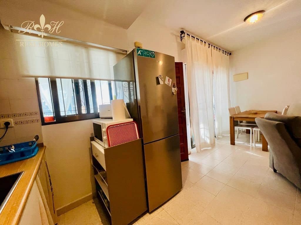 2 slaapkamer Flat te huur in Alfaz del Pi / L'Alfas del Pi met zwembad garage - € 900 (Ref: 7980363)