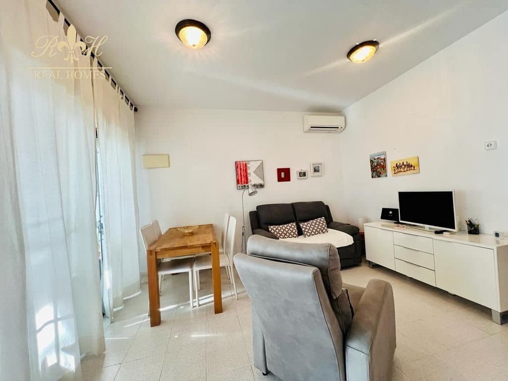 2 slaapkamer Flat te huur in Alfaz del Pi / L'Alfas del Pi met zwembad garage - € 900 (Ref: 7980363)