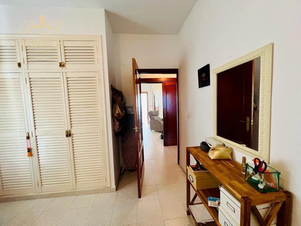 2 slaapkamer Flat te huur in Alfaz del Pi / L'Alfas del Pi met zwembad garage - € 900 (Ref: 7980363)