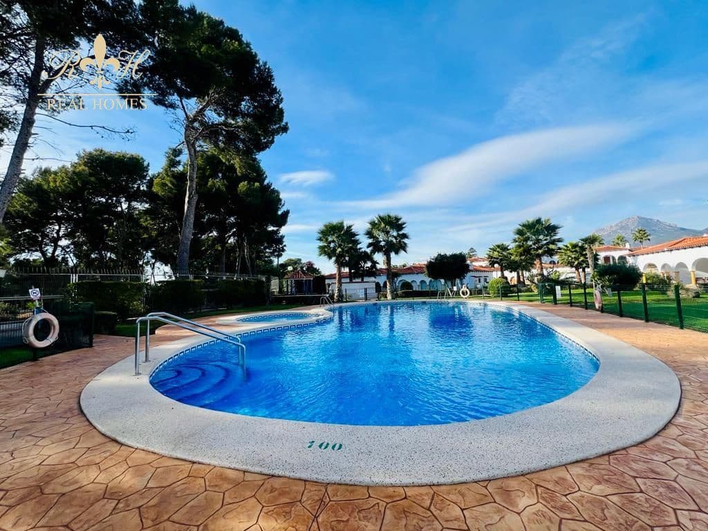 2 slaapkamer Flat te huur in Alfaz del Pi / L'Alfas del Pi met zwembad garage - € 900 (Ref: 7980363)