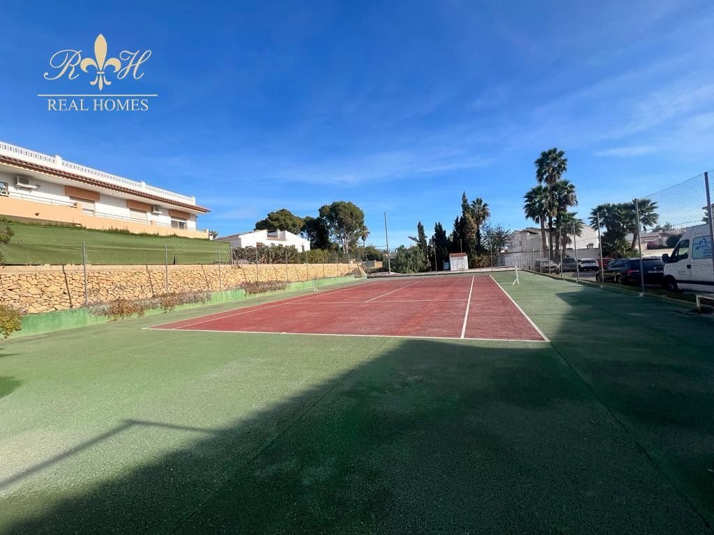 2 slaapkamer Flat te huur in Alfaz del Pi / L'Alfas del Pi met zwembad garage - € 900 (Ref: 7980363)