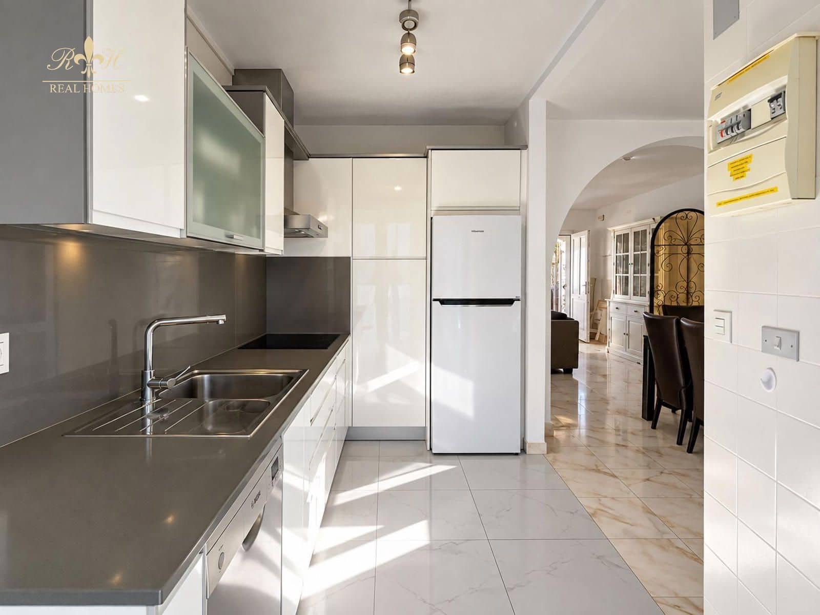 3 soveværelse Villa til salg i Albir med swimmingpool garage - € 789.000 (Ref: 8086202)