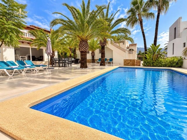 3 soveværelse Villa til salg i Albir, Alfaz del Pi / L'Alfàs del Pi med swimmingpool garage - € 789.000 (Ref: 8086202)