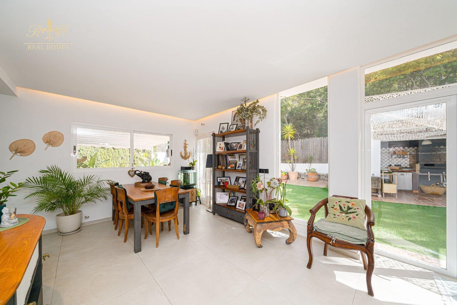 3 sypialnia Dom na sprzedaż w Albir z basenem garażem - 750 000 € (Ref: 8183163)