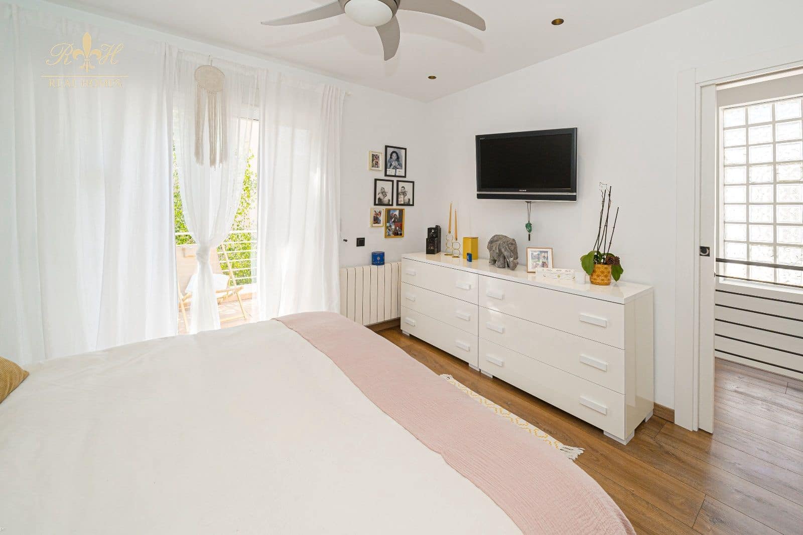 3 sypialnia Dom na sprzedaż w Albir z basenem garażem - 750 000 € (Ref: 8183163)