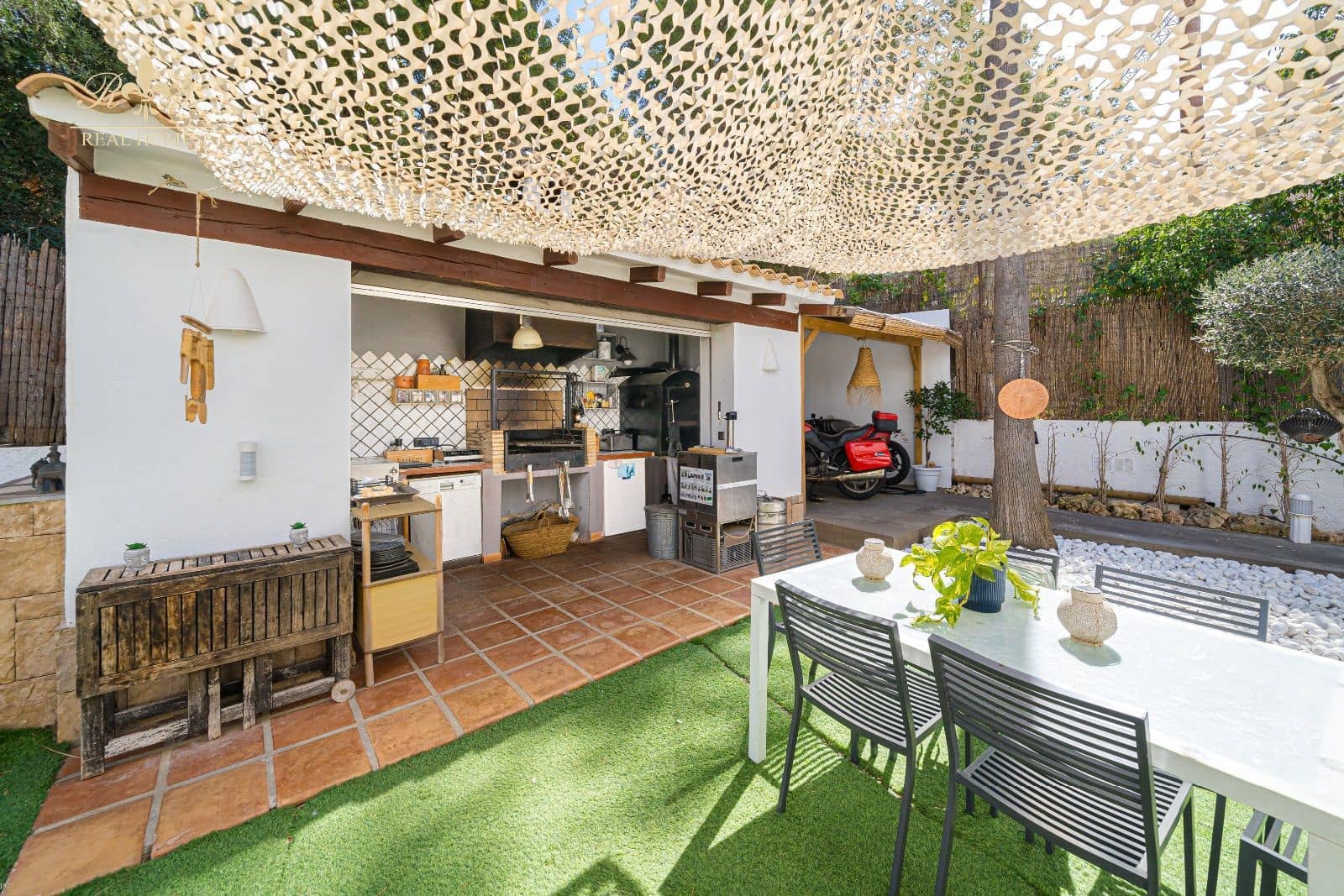 3 sypialnia Dom na sprzedaż w Albir z basenem garażem - 750 000 € (Ref: 8183163)