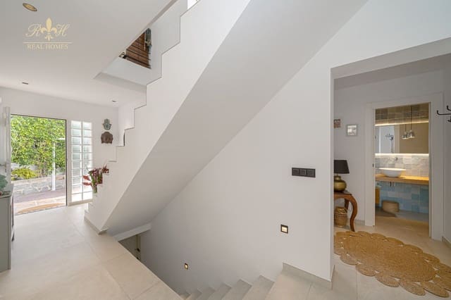 3 soverom Hus til salgs i Albir, Alfaz del Pi / L'Alfàs del Pi med svømmebasseng garasje - € 750 000 (Ref: 8183163)