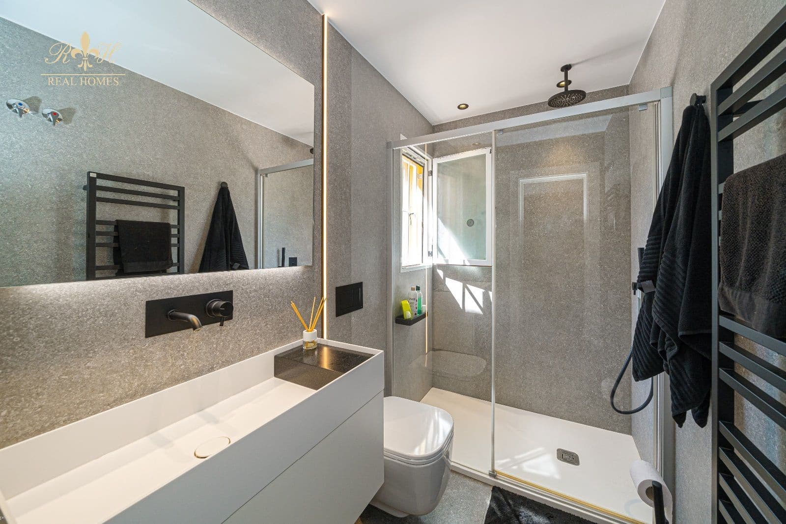 3 sypialnia Dom na sprzedaż w Albir z basenem garażem - 750 000 € (Ref: 8183163)