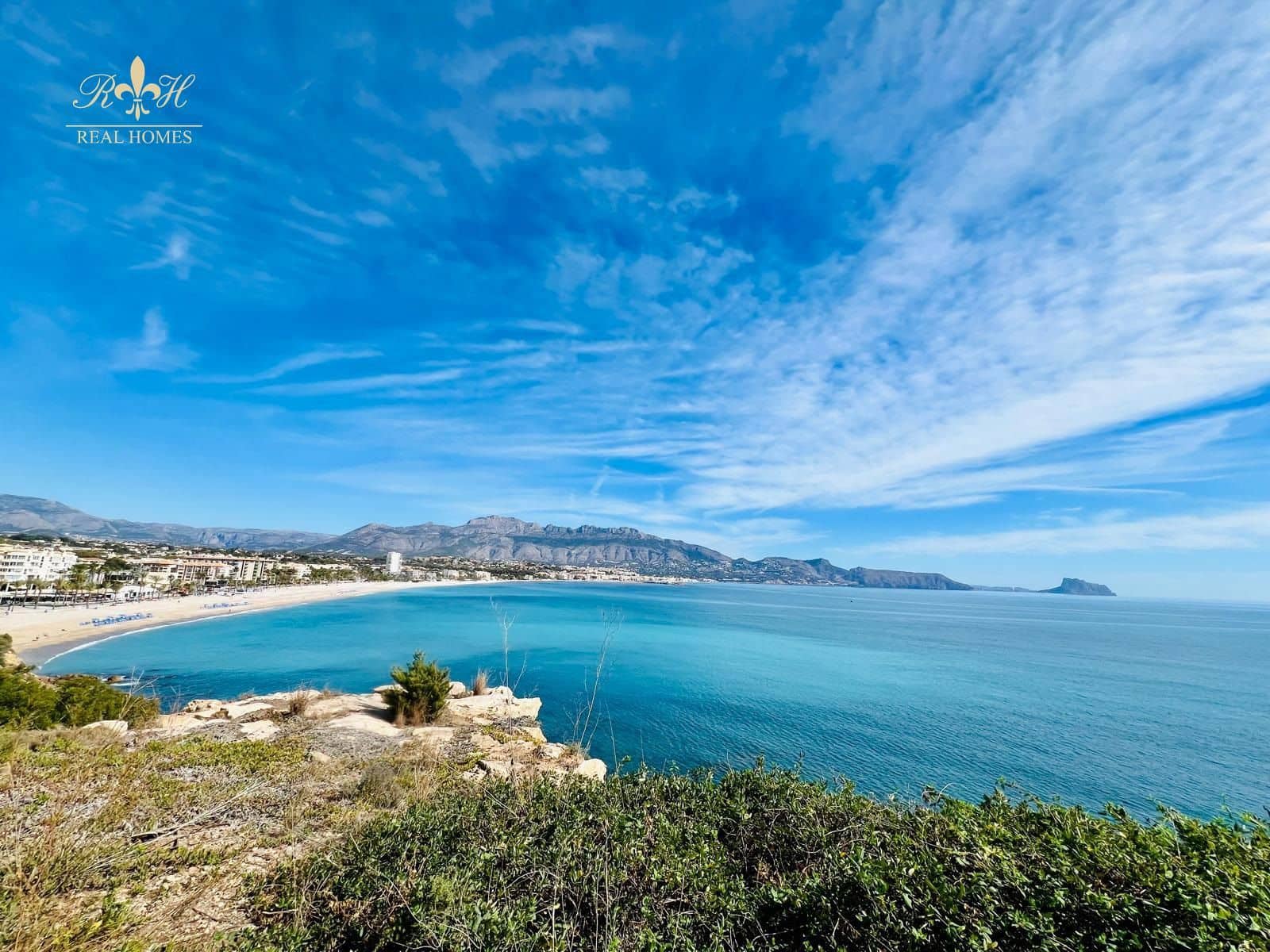 2 Zimmer Wohnung zu vermieten in Albir mit Pool - 1.200 € (Ref: 8262804)