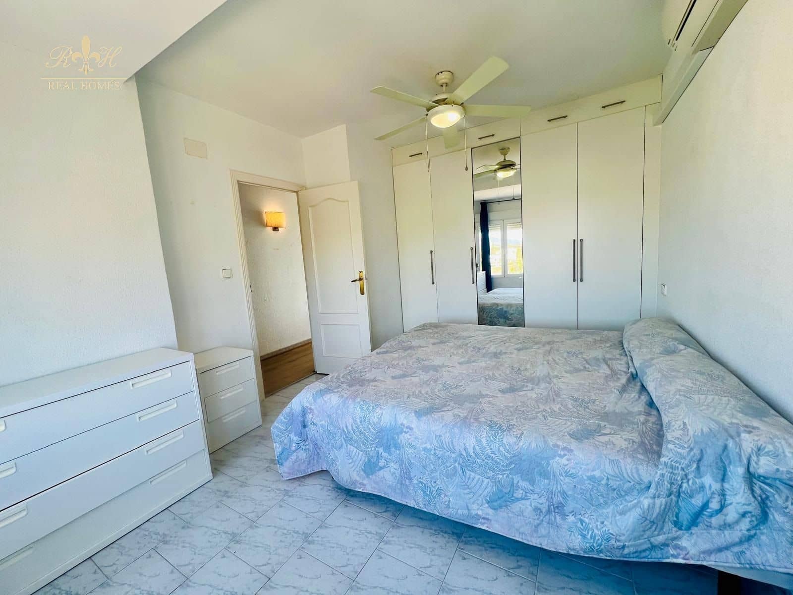 2 Zimmer Wohnung zu vermieten in Albir mit Pool - 1.200 € (Ref: 8262804)