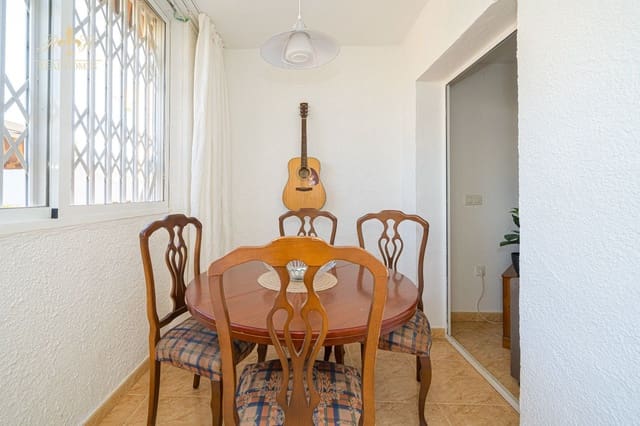 2 makuuhuone Omakotitalo myytävänä paikassa Albir, Alfaz del Pi / L'Alfàs del Pi mukana uima-altaan 
autotalli - 265 000 € (Ref: 8287178)