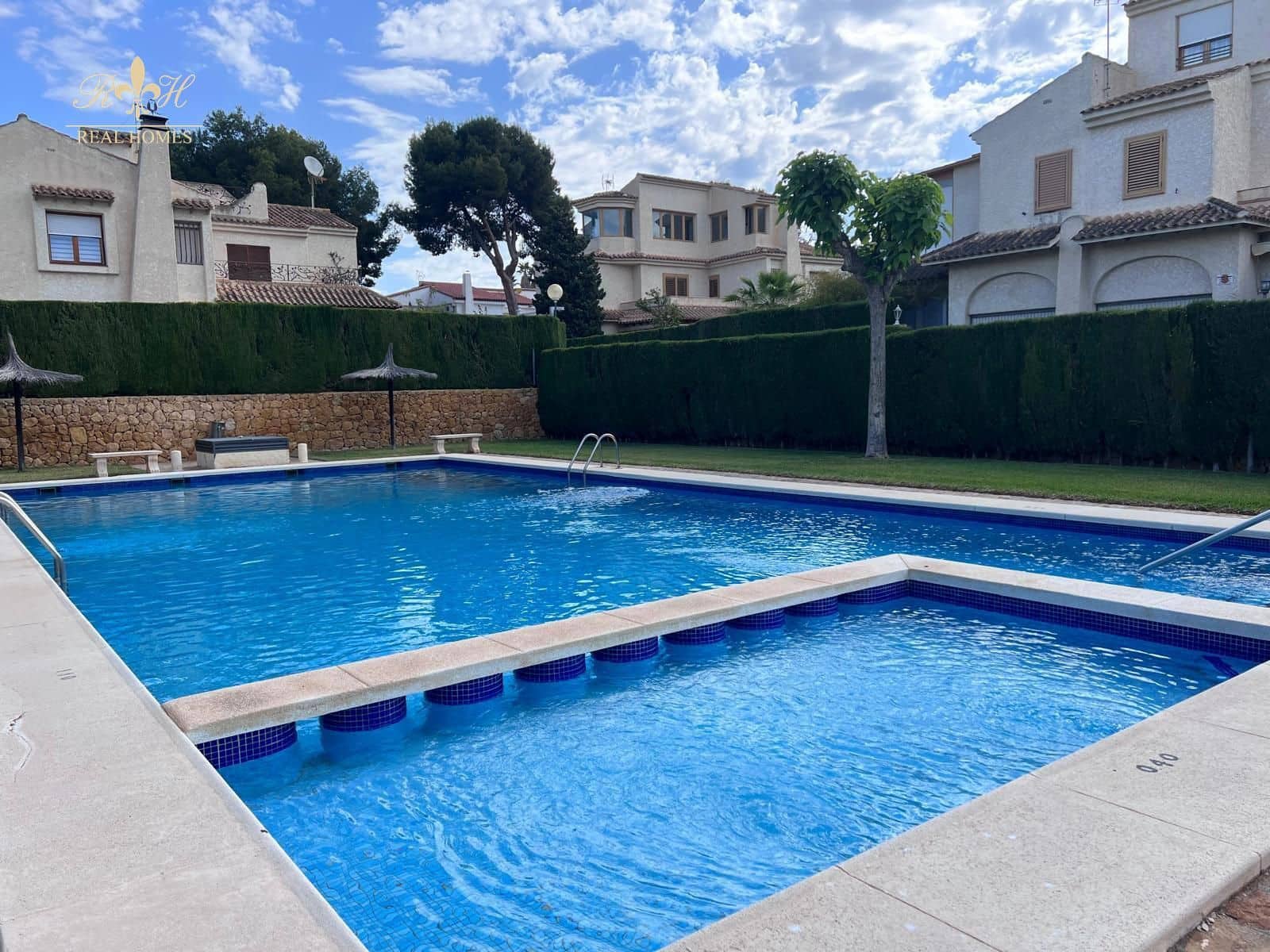 3 soveværelse Byhus til salg i Benidorm med swimmingpool garage - € 420.000 (Ref: 8309182)