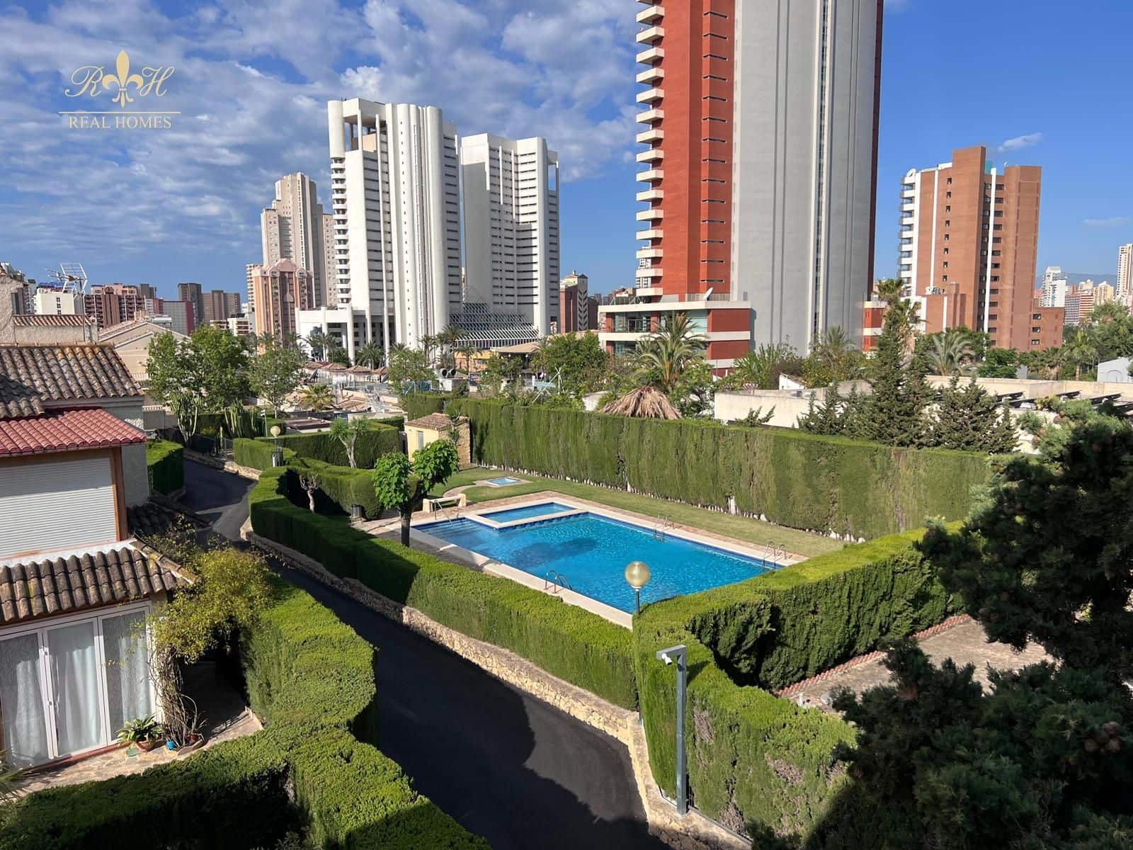 3 soveværelse Byhus til salg i Benidorm med swimmingpool garage - € 420.000 (Ref: 8309182)