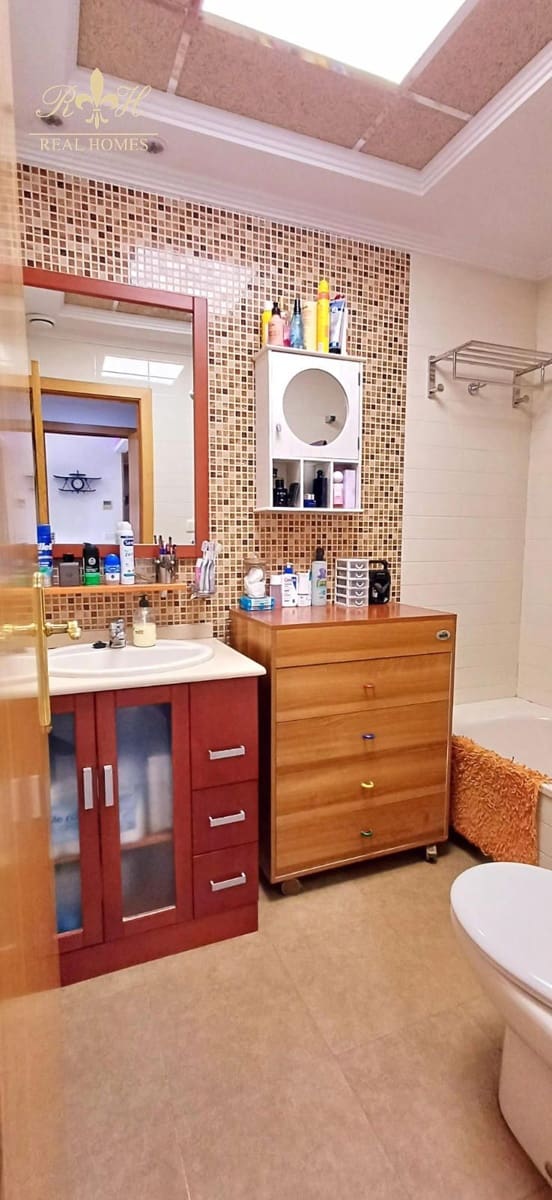 1 soveværelse Lejlighed til salg i Benidorm med swimmingpool garage - € 195.000 (Ref: 8309540)