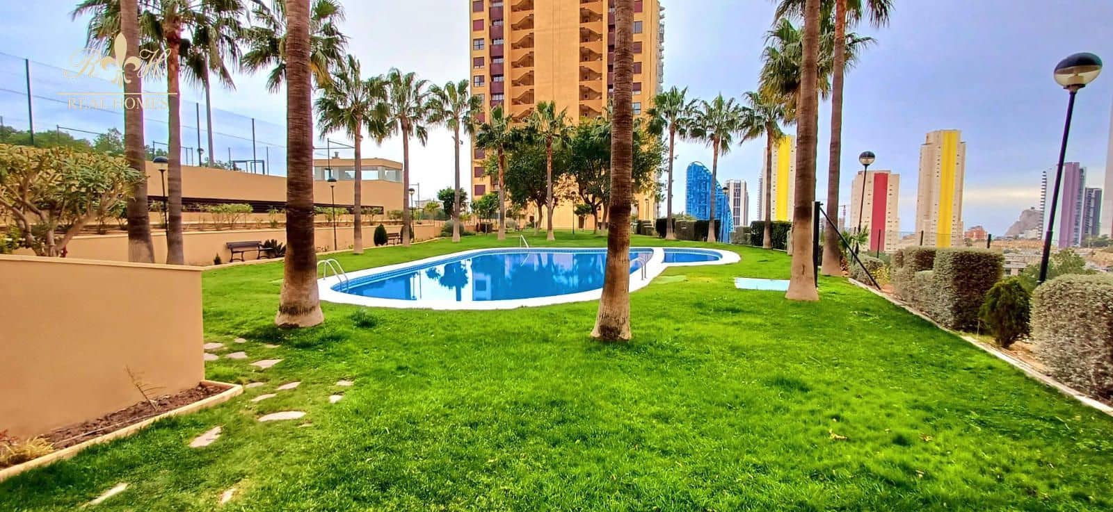 1 soveværelse Lejlighed til salg i Benidorm med swimmingpool garage - € 195.000 (Ref: 8309540)