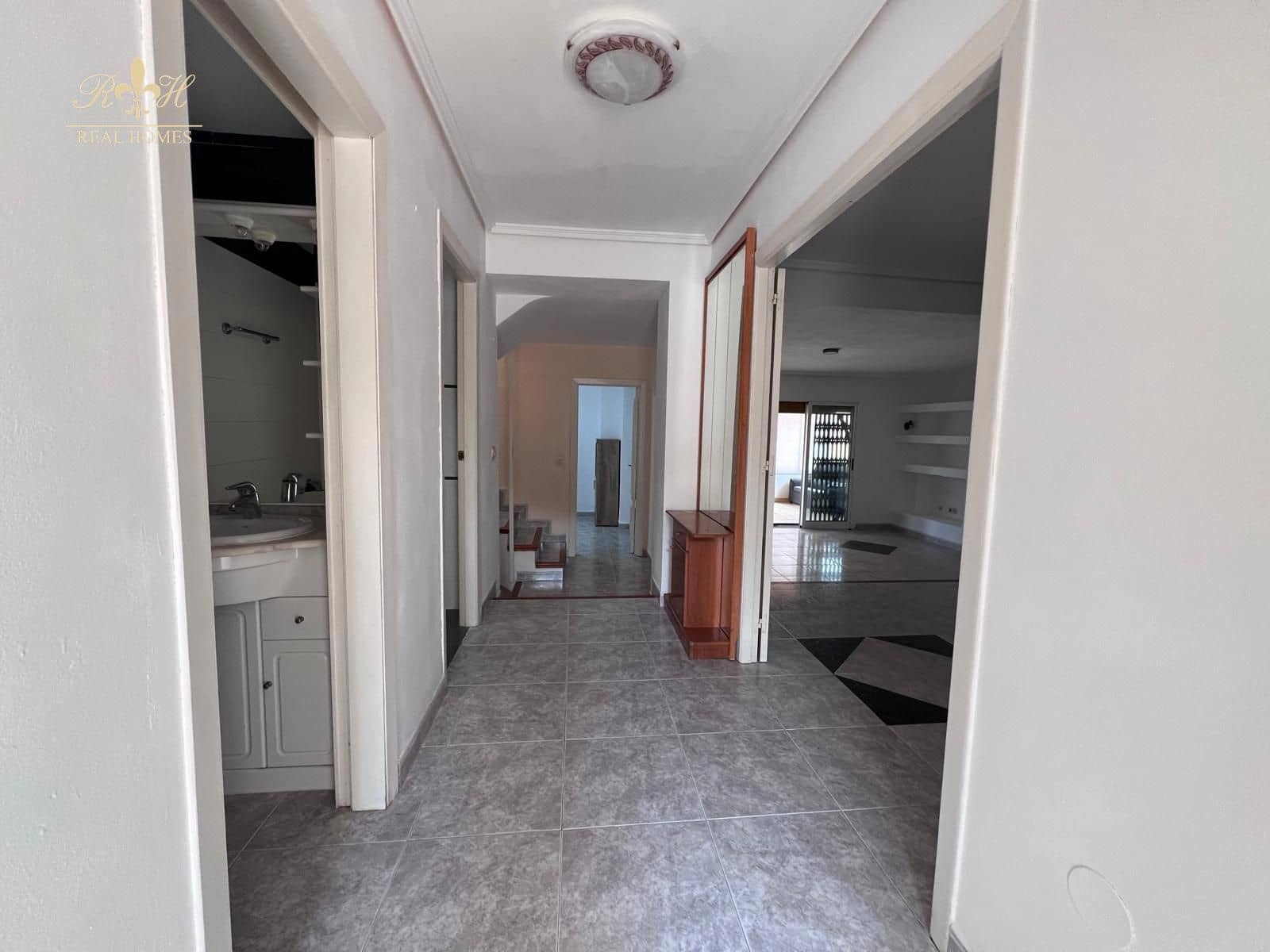 4 soveværelse Byhus til salg i Benidorm med garage - € 480.000 (Ref: 8418201)