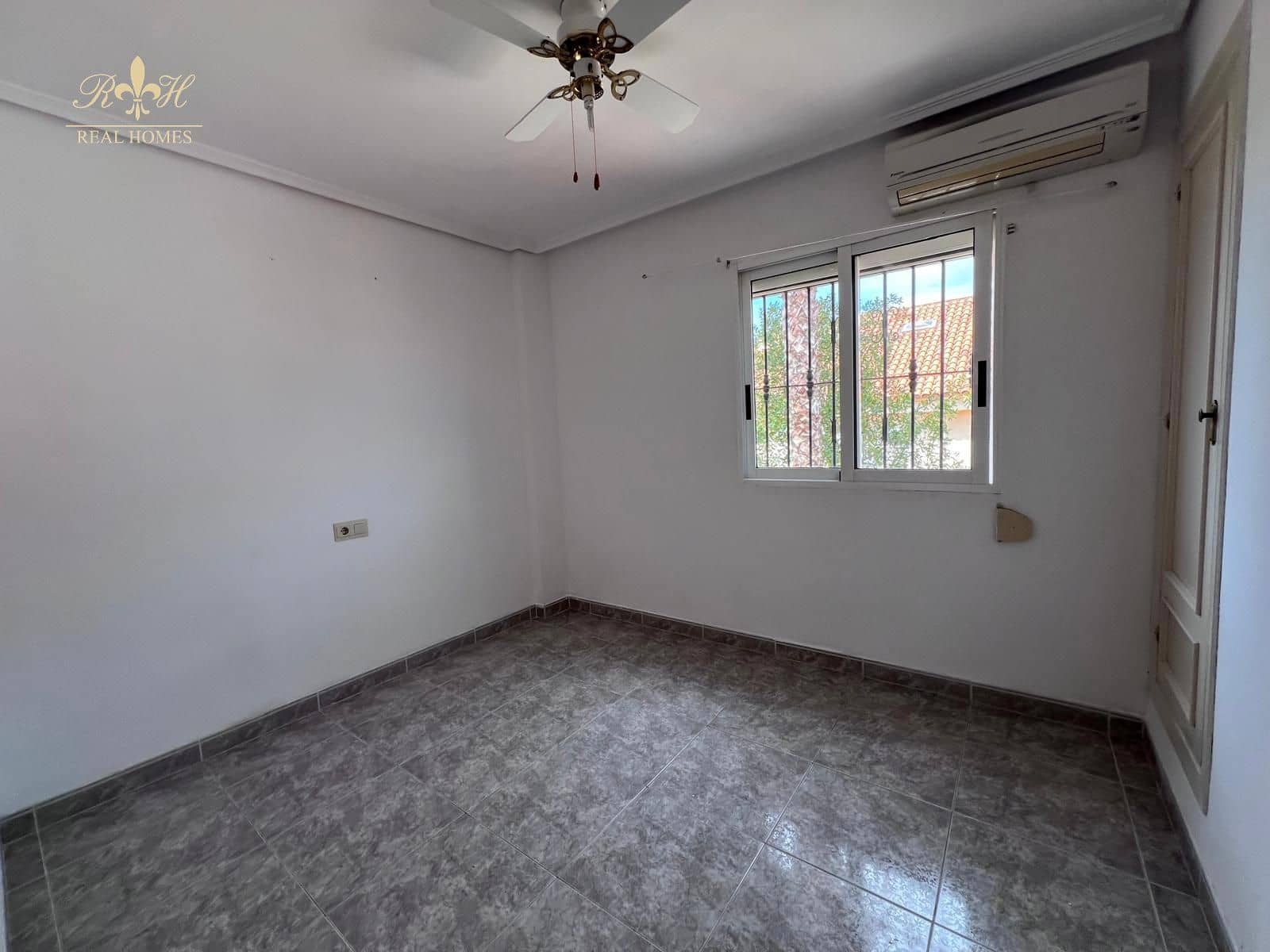 4 soveværelse Byhus til salg i Benidorm med garage - € 480.000 (Ref: 8418201)