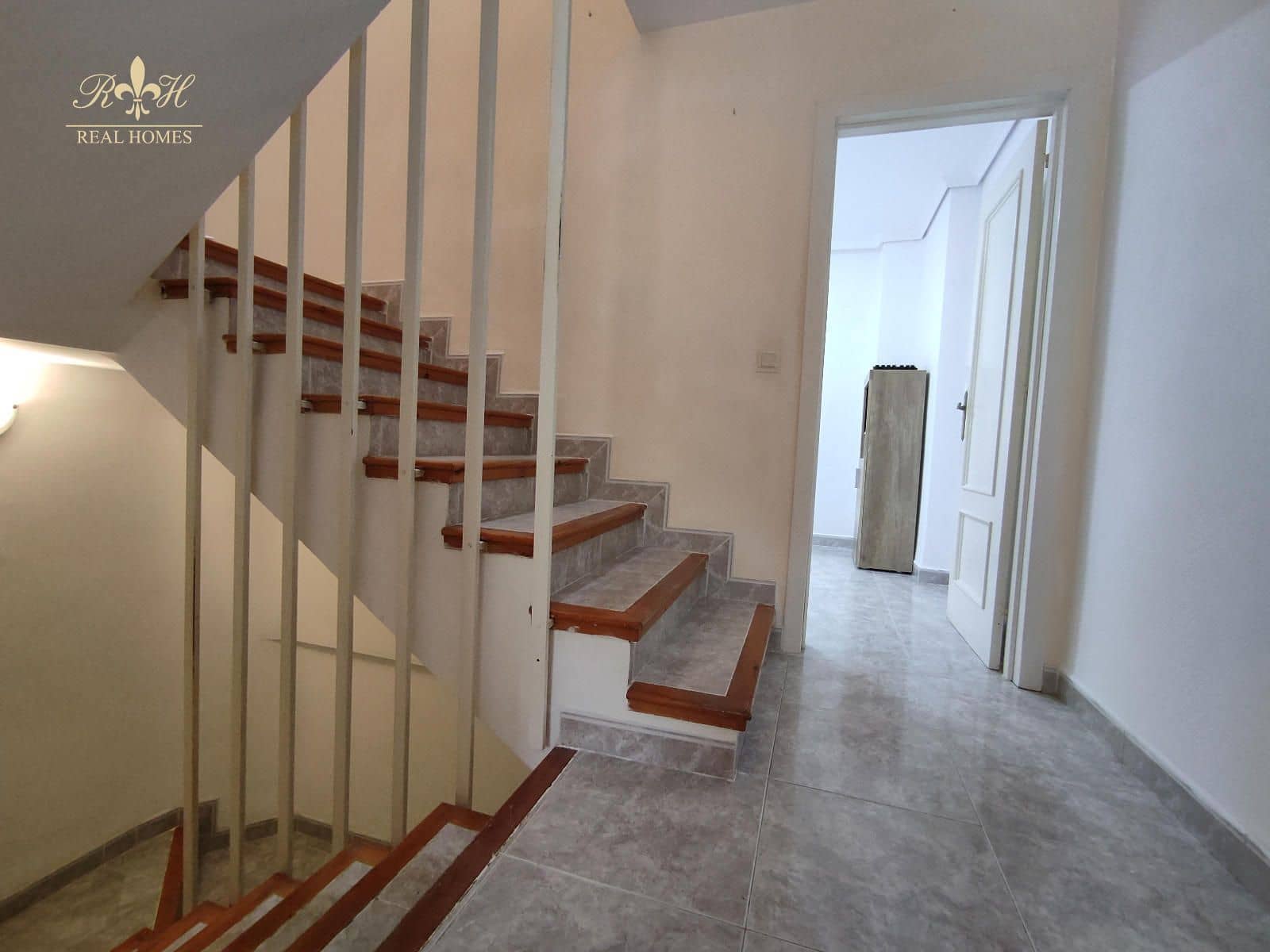 4 soveværelse Byhus til salg i Benidorm med garage - € 480.000 (Ref: 8418201)