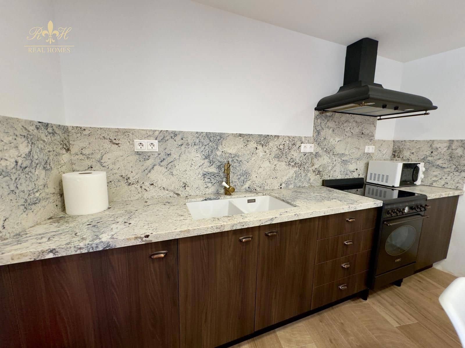 4 sypialnia Dom na sprzedaż w Alfaz del Pi / L'Alfas del Pi z basenem garażem - 598 000 € (Ref: 8427714)