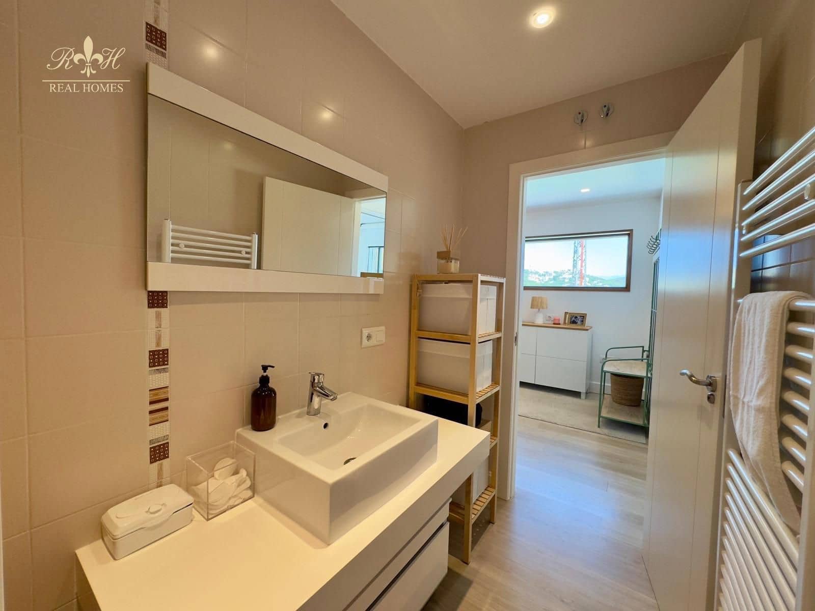 4 sypialnia Dom na sprzedaż w Alfaz del Pi / L'Alfas del Pi z basenem garażem - 598 000 € (Ref: 8427714)