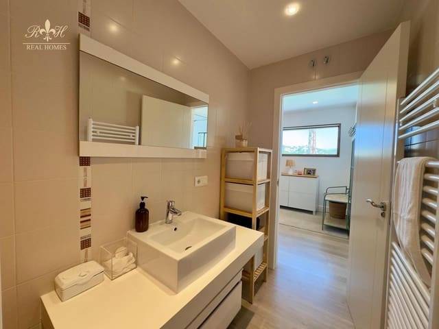 4 makuuhuone Omakotitalo myytävänä paikassa Escandinavia - Cautivador, Alfaz del Pi / L'Alfàs del Pi mukana uima-altaan 
autotalli - 598 000 € (Ref: 8427714)