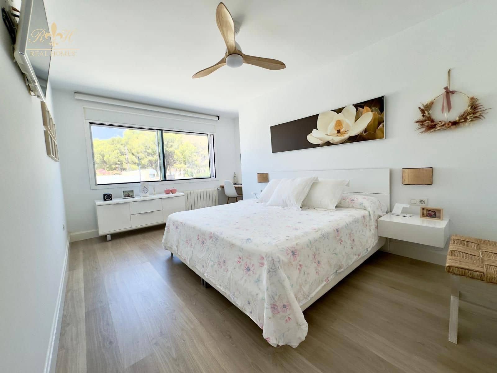 4 sypialnia Dom na sprzedaż w Alfaz del Pi / L'Alfas del Pi z basenem garażem - 598 000 € (Ref: 8427714)