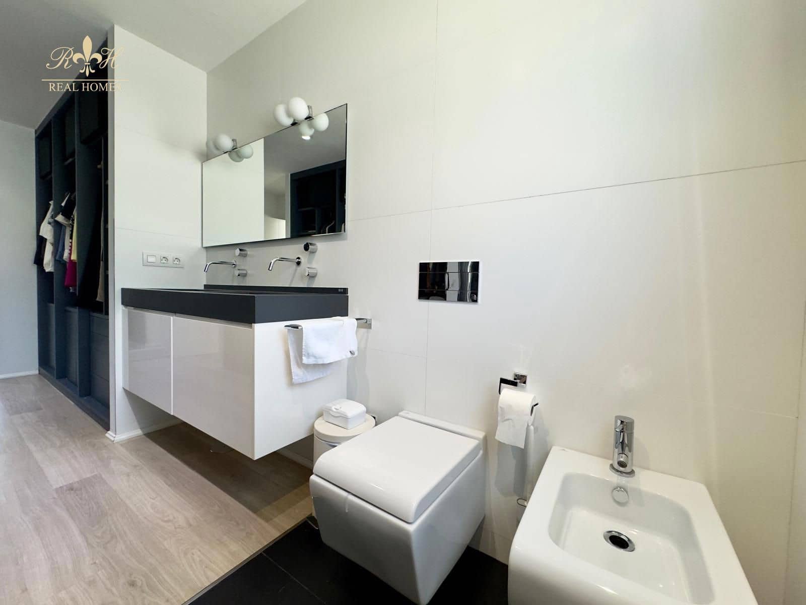 4 sypialnia Dom na sprzedaż w Alfaz del Pi / L'Alfas del Pi z basenem garażem - 598 000 € (Ref: 8427714)