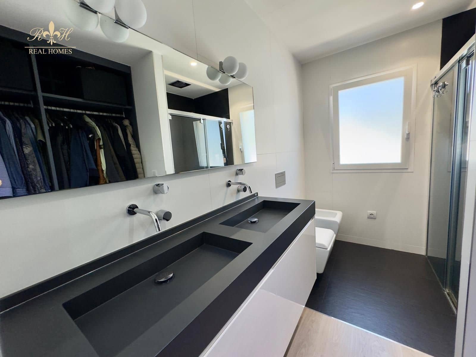 4 sypialnia Dom na sprzedaż w Alfaz del Pi / L'Alfas del Pi z basenem garażem - 598 000 € (Ref: 8427714)