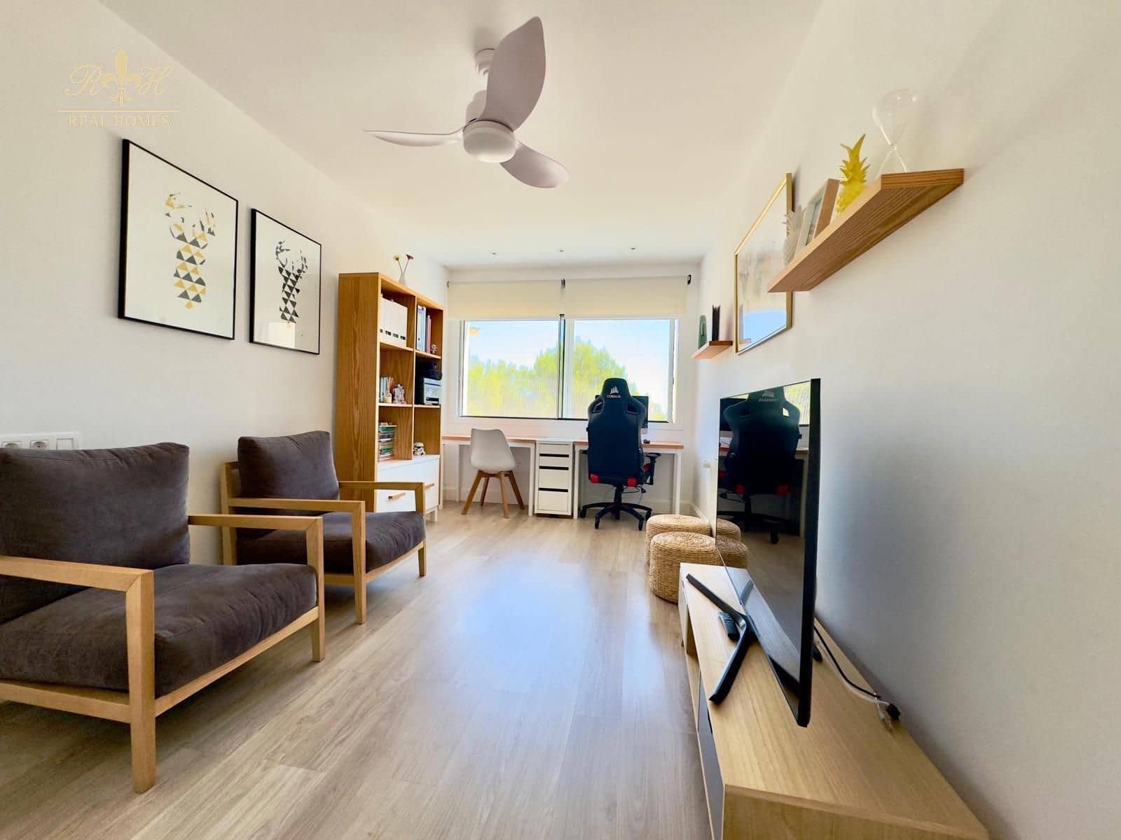 4 sypialnia Dom na sprzedaż w Alfaz del Pi / L'Alfas del Pi z basenem garażem - 598 000 € (Ref: 8427714)