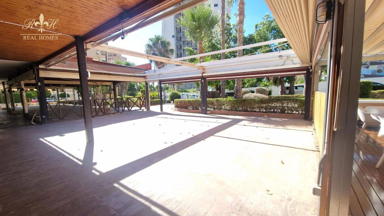 Erhverv til salg i Benidorm - € 435.000 (Ref: 8441042)