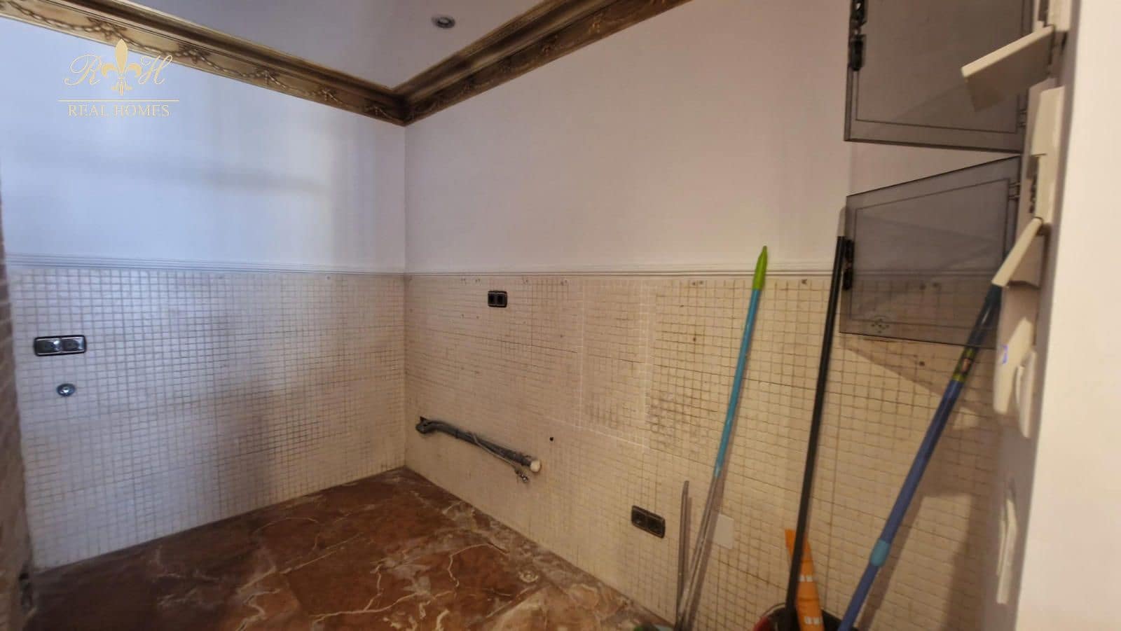 Erhverv til salg i Benidorm - € 435.000 (Ref: 8441042)