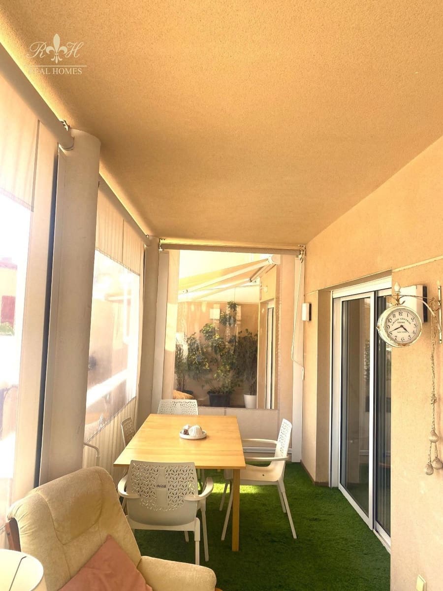 2 quarto Apartamento para arrendar em Albir com piscina - 1 500 € (Ref: 8499174)