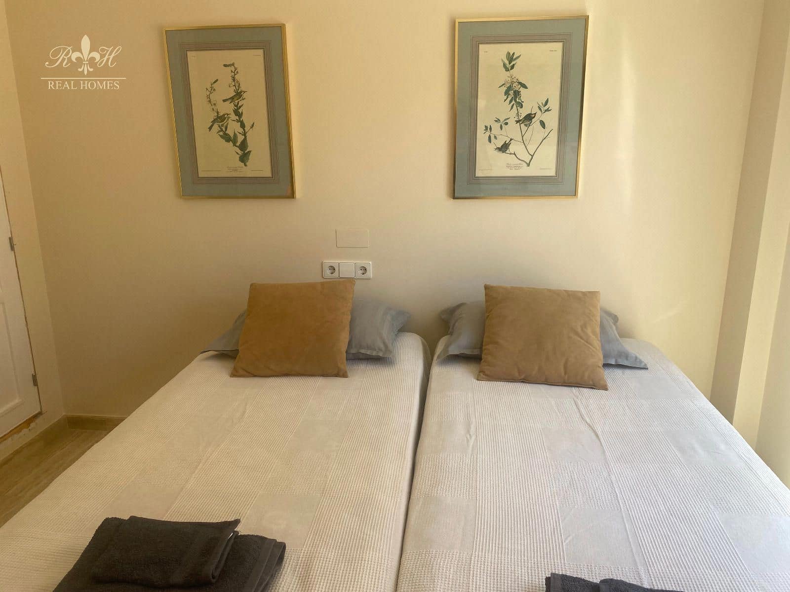 2 quarto Apartamento para arrendar em Albir com piscina - 1 500 € (Ref: 8499174)