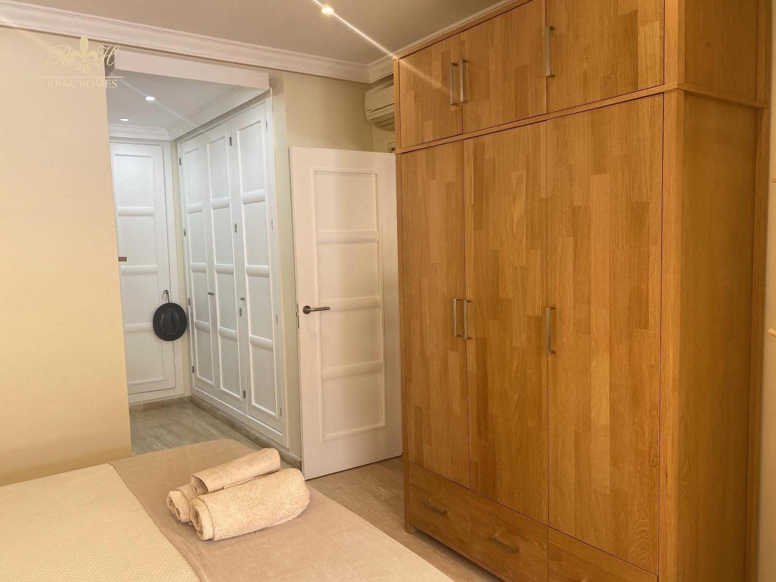 2 quarto Apartamento para arrendar em Albir com piscina - 1 500 € (Ref: 8499174)