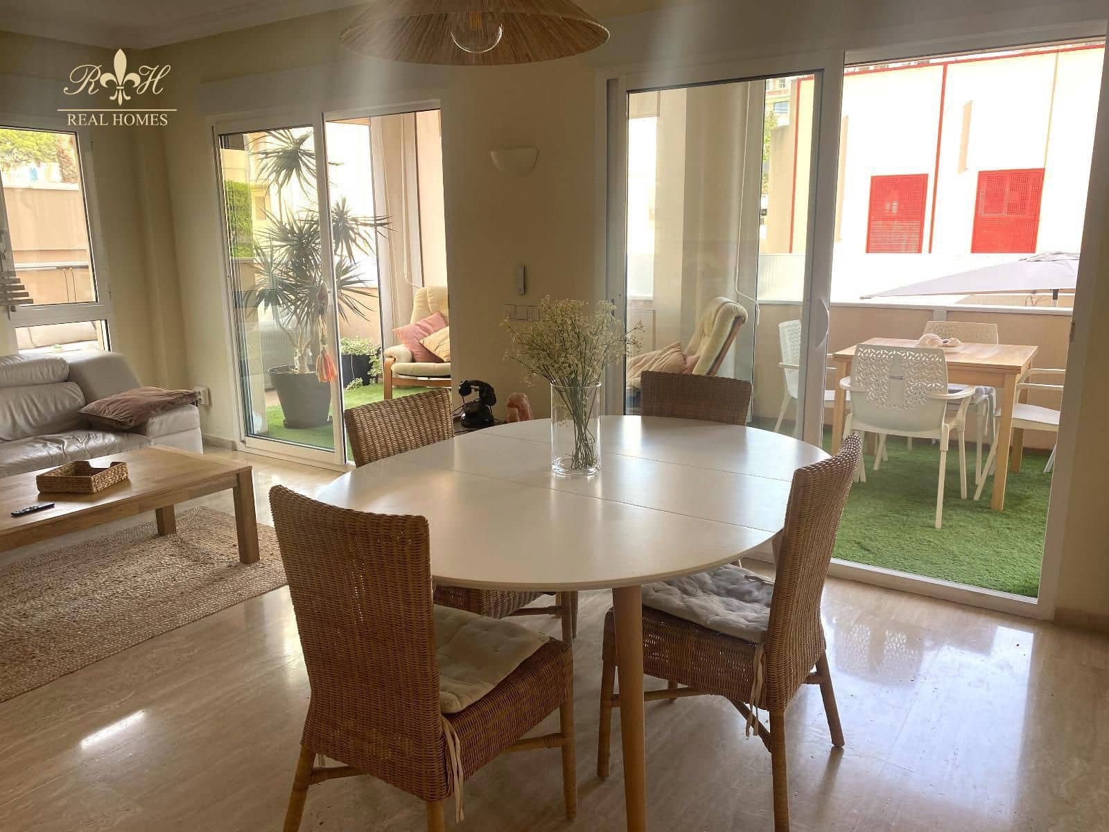 2 quarto Apartamento para arrendar em Albir com piscina - 1 500 € (Ref: 8499174)