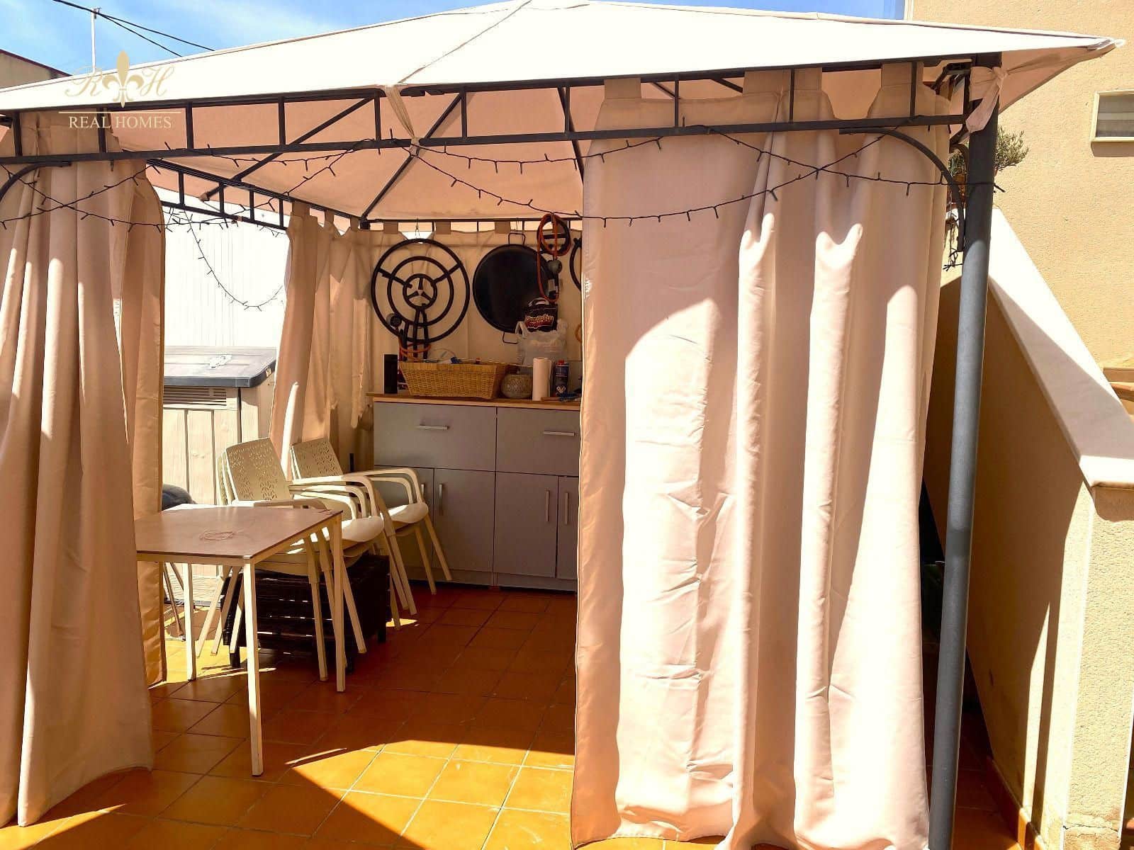 2 quarto Apartamento para arrendar em Albir com piscina - 1 500 € (Ref: 8499174)